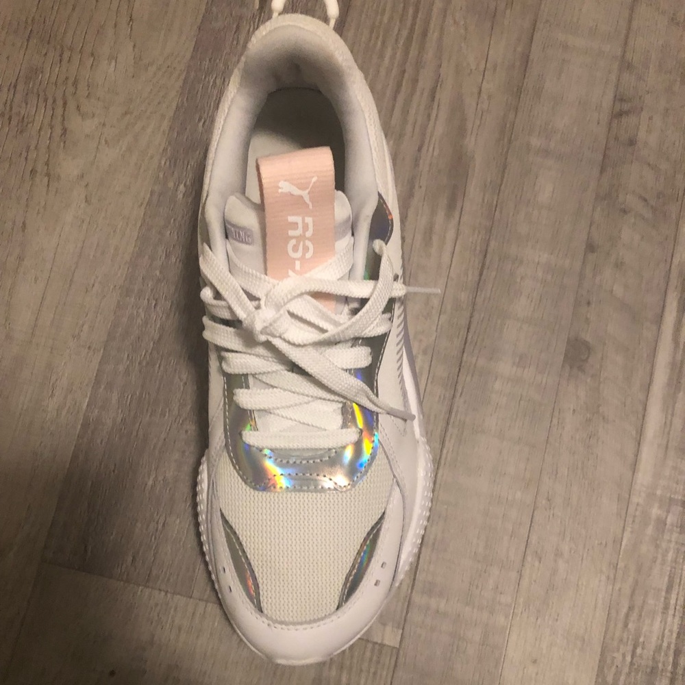 Puma RS-X . White and iridescent. Unique and Super Cute